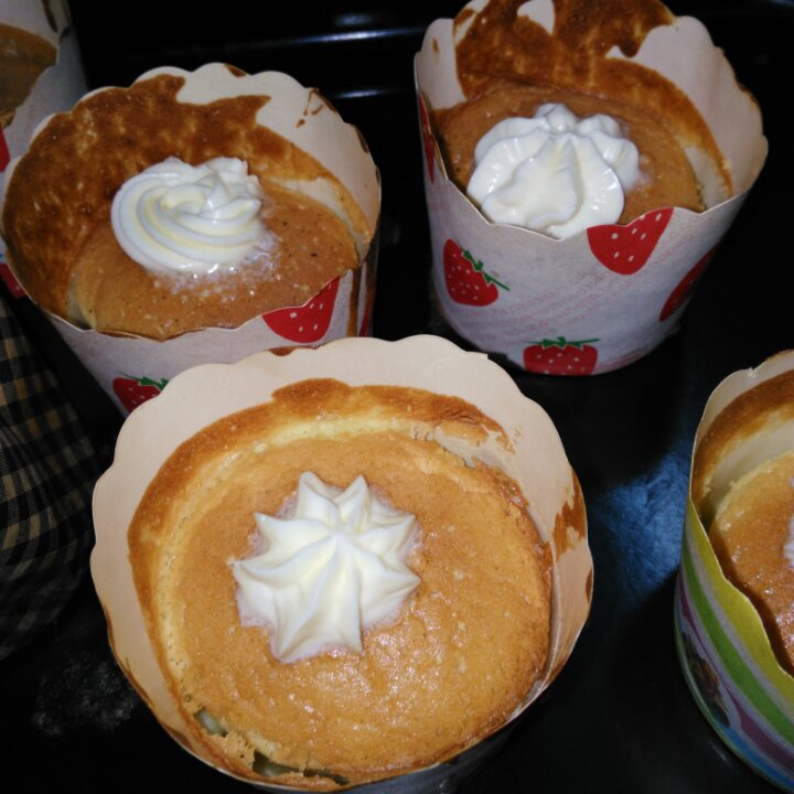 鲜奶油戚风杯子蛋糕（纸杯蛋糕）
