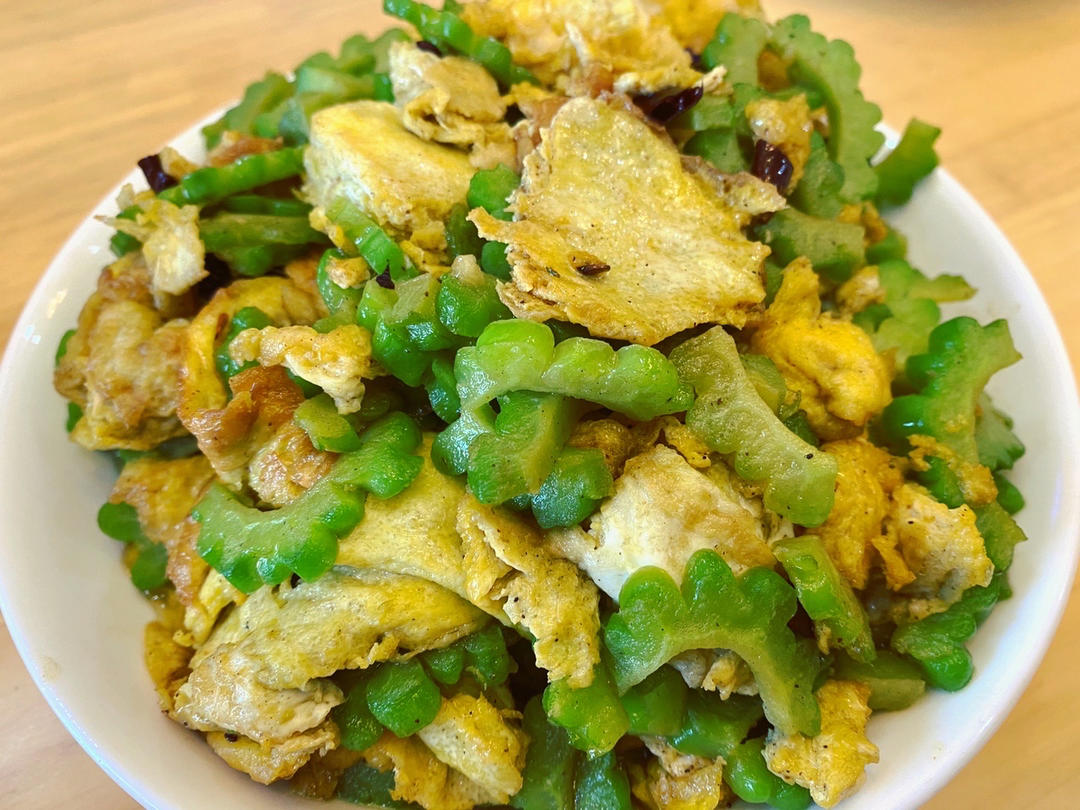 苦瓜炒鸡蛋，快手家常菜