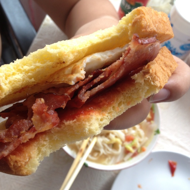 懒人早餐：烧烤培根三明治