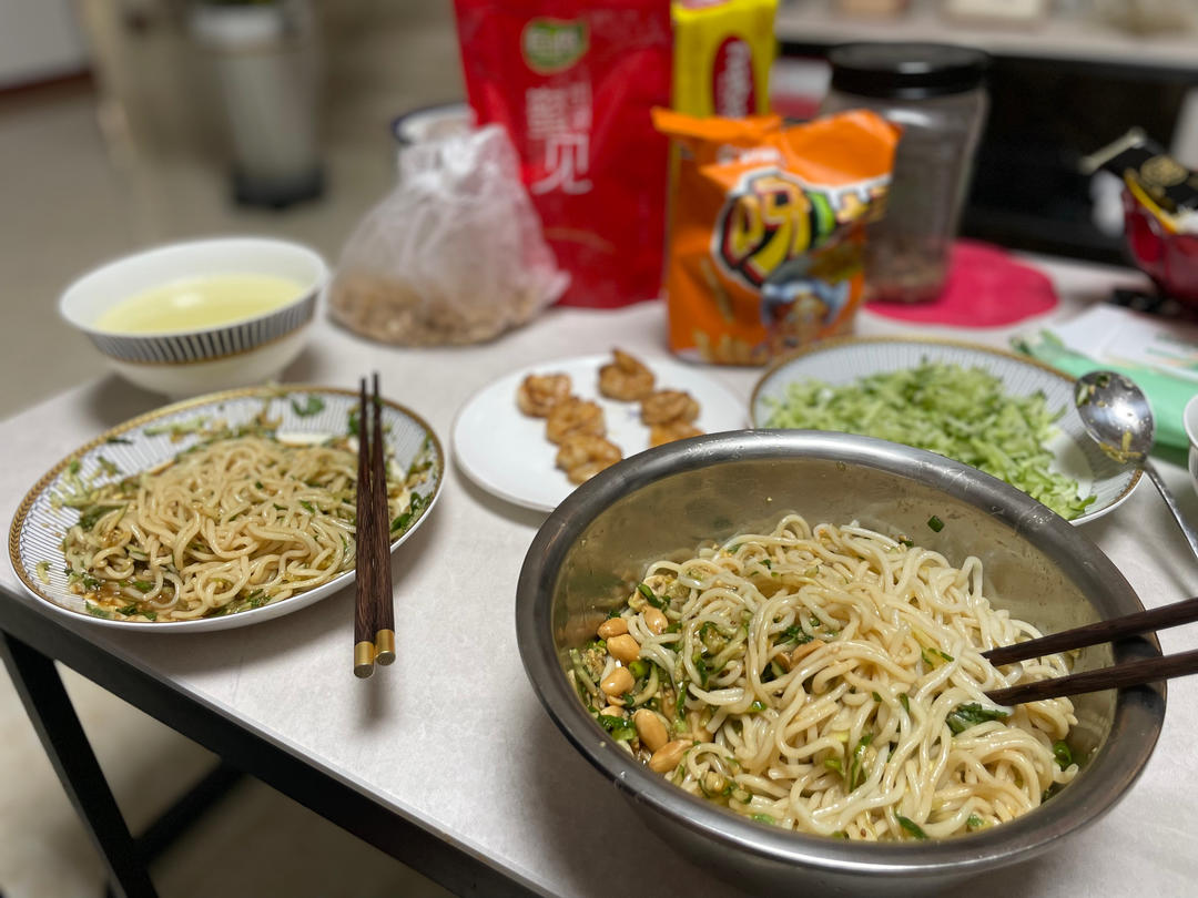 酸辣凉拌面