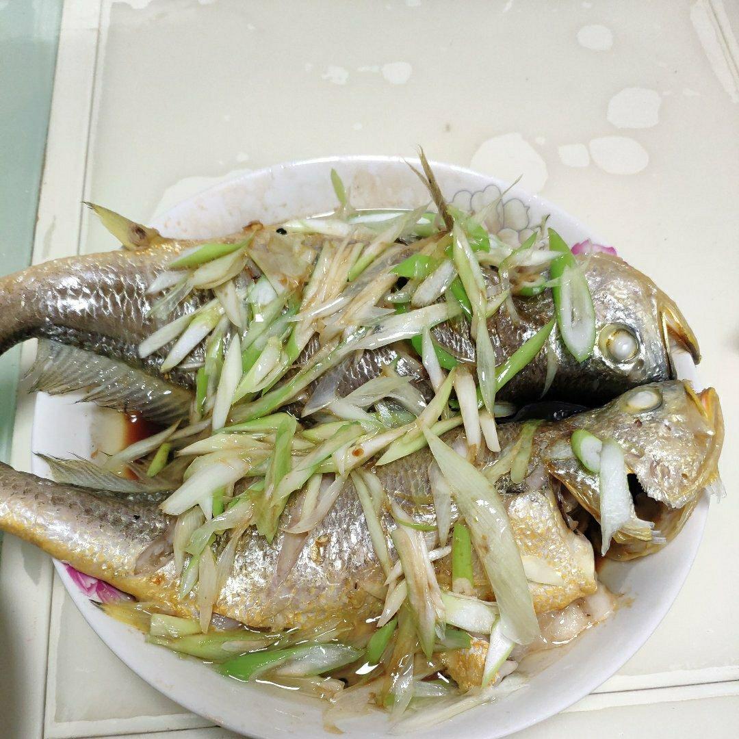 清蒸黄花鱼（不会出错的蒸鱼法子）