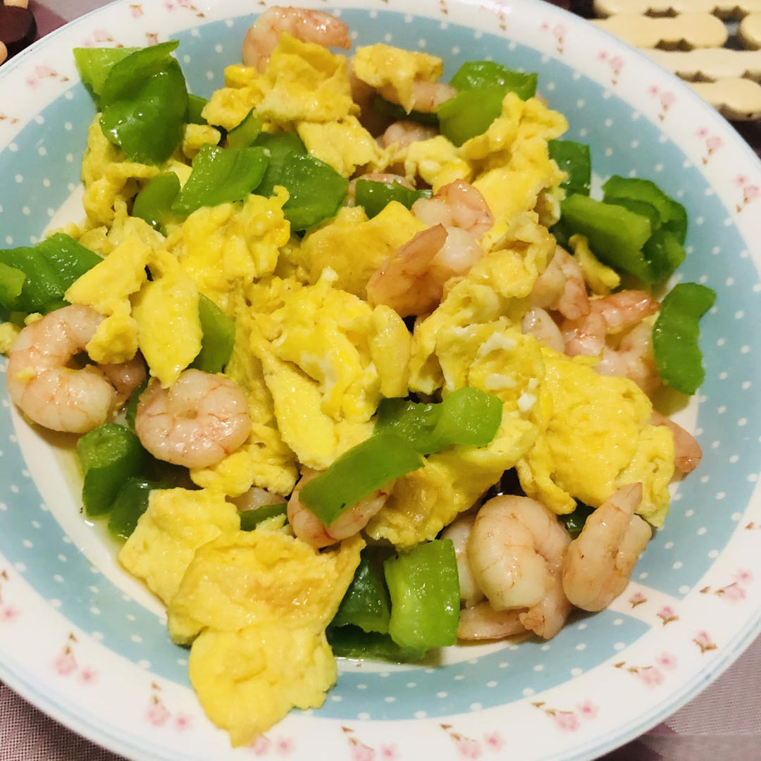 虾仁炒鸡蛋青椒