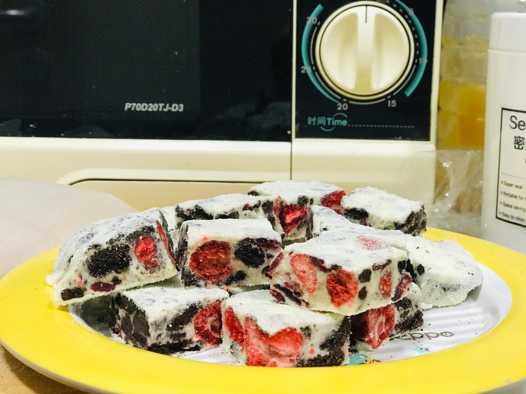 奥利奥草莓雪花酥