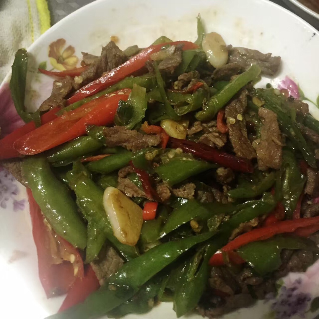 zyr小厨房做的爆炒尖椒牛肉