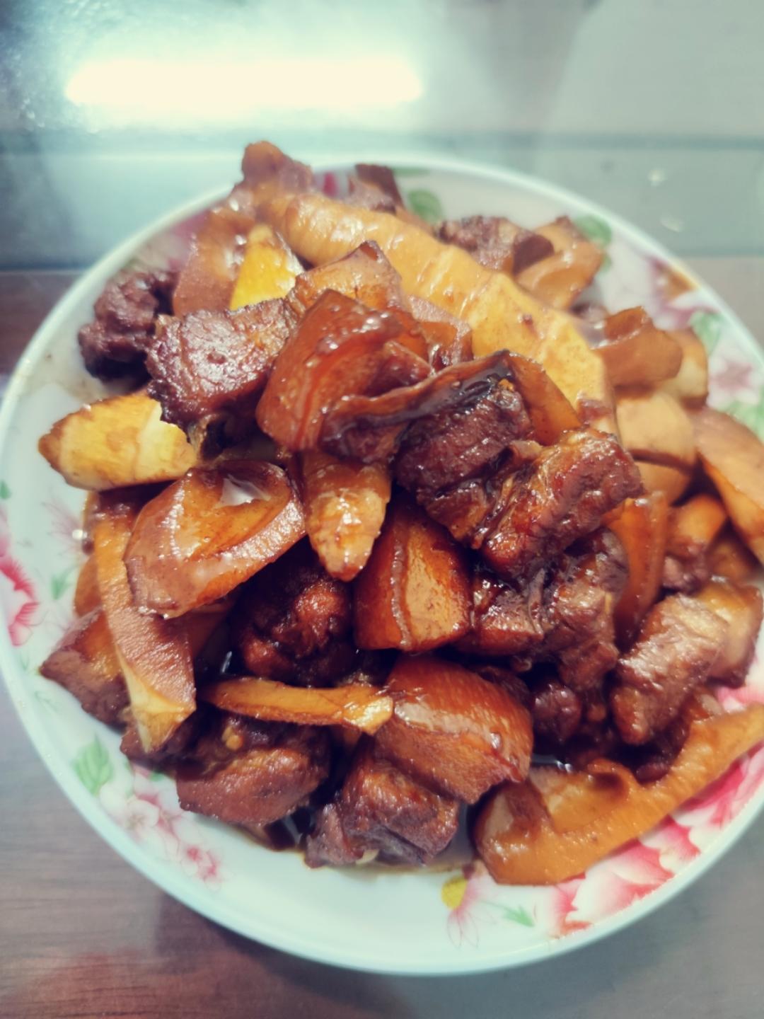 笋烧肉（红烧肉加笋）怎么这么好吃？？？