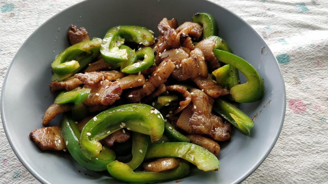 成都人家里的青椒回锅肉