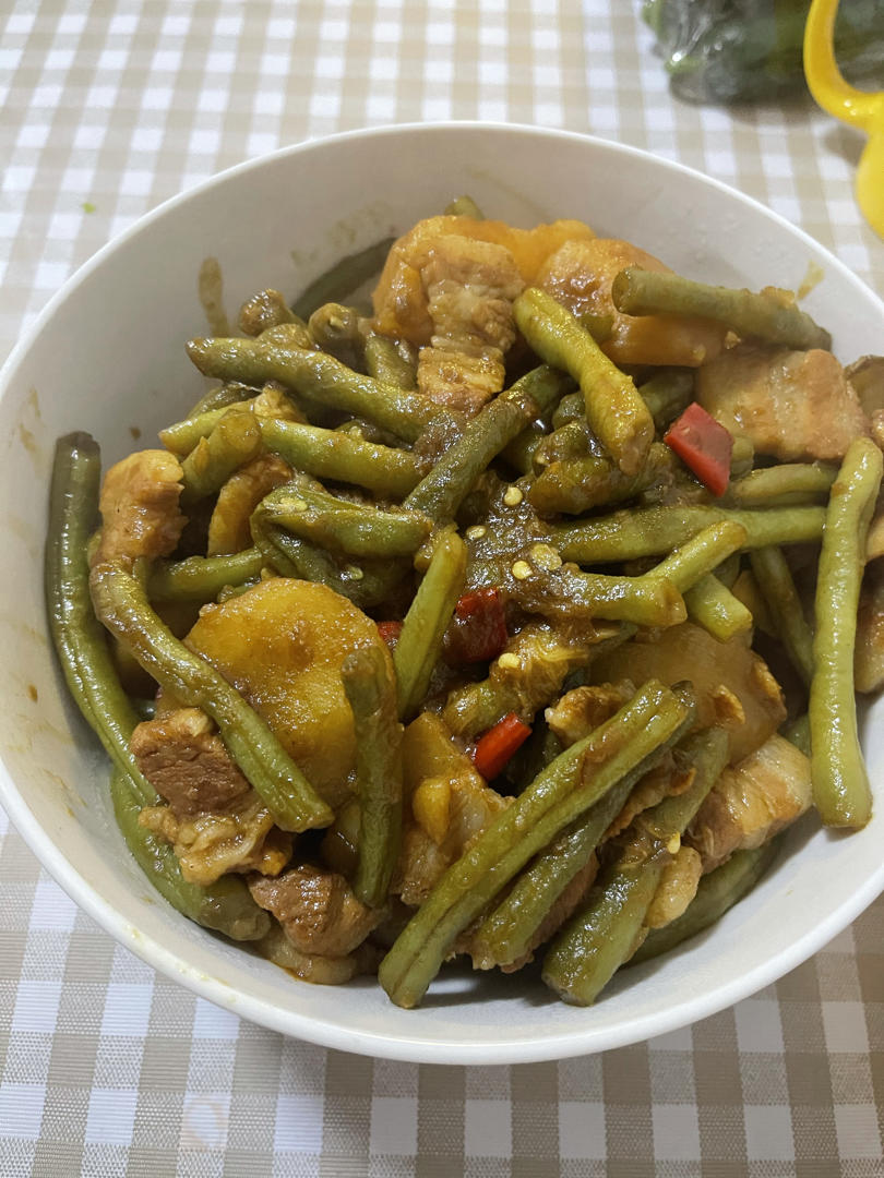 绝对正宗的东北土豆豆角炖五花肉