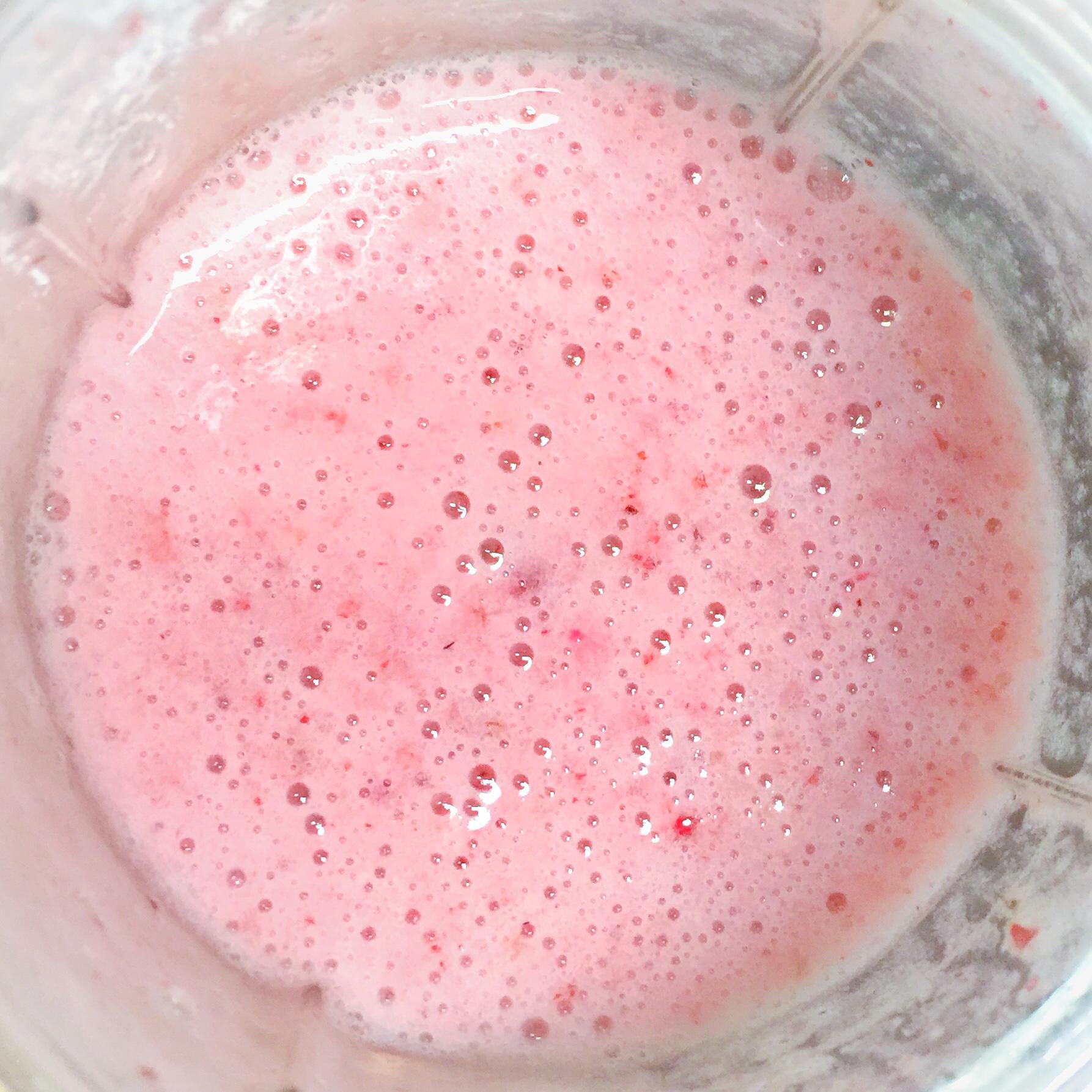 莓果乳清奶昔 🌸可作为松饼酱的做法