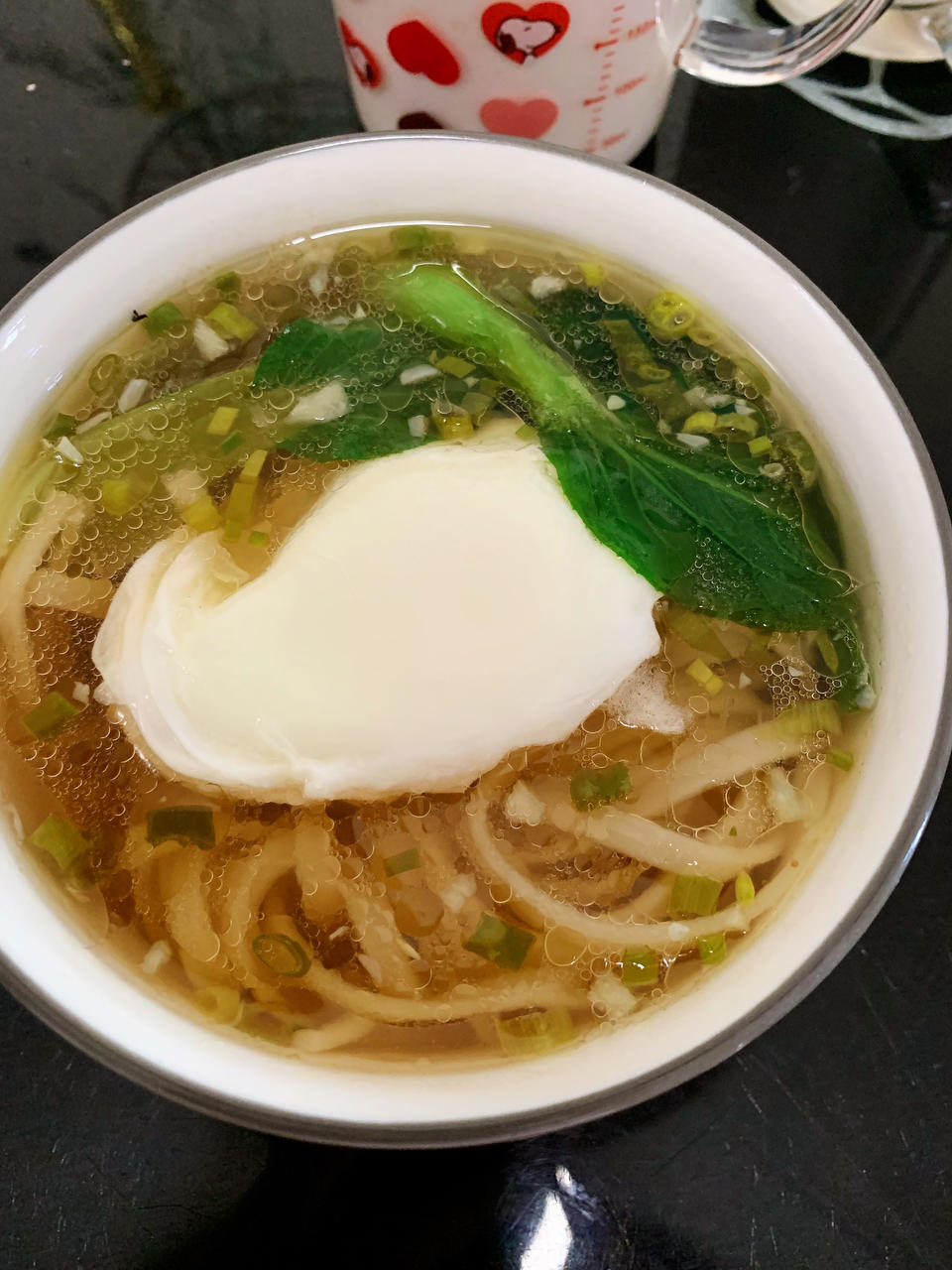 一碗清汤面 🍜 —— 秋日里的治愈系