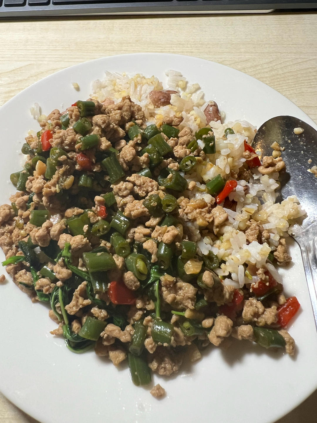 泰国第一下饭菜-泰式打抛猪肉饭（九层塔版）