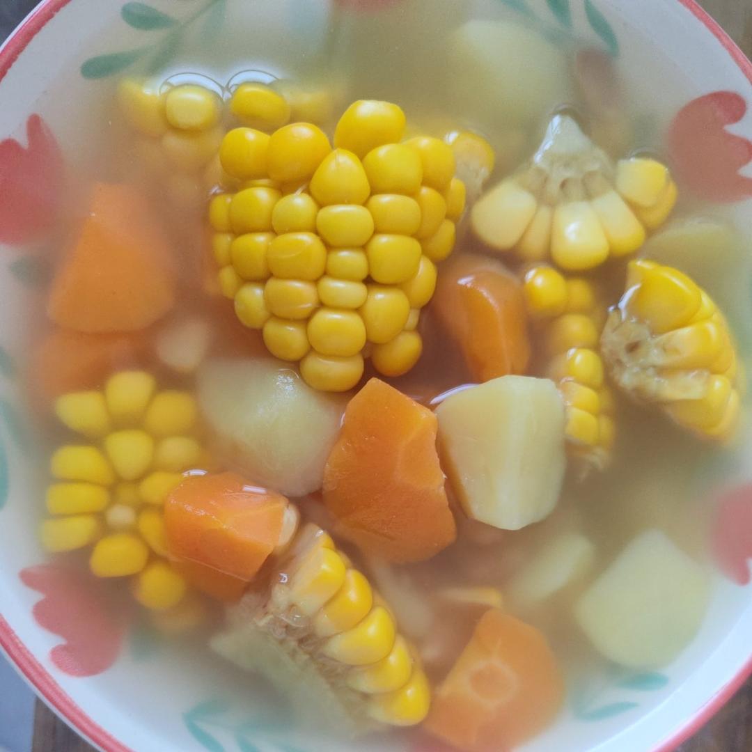 土豆胡萝卜玉米养生汤