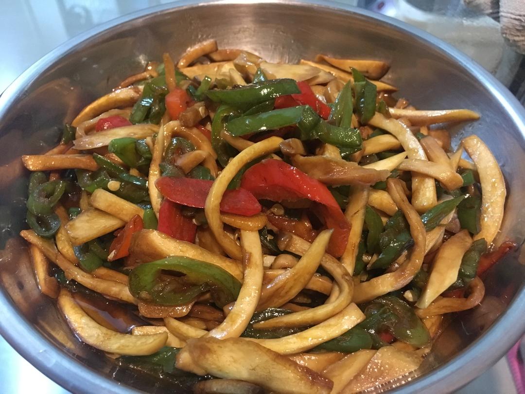 青椒素炒杏鲍菇