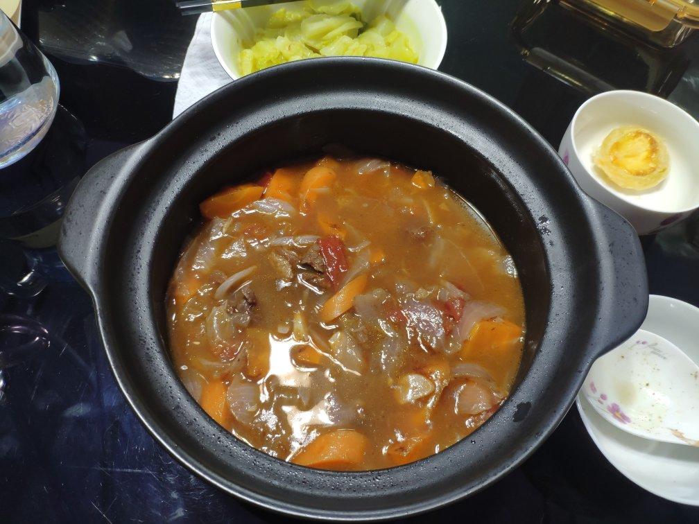 红酒炖牛腩