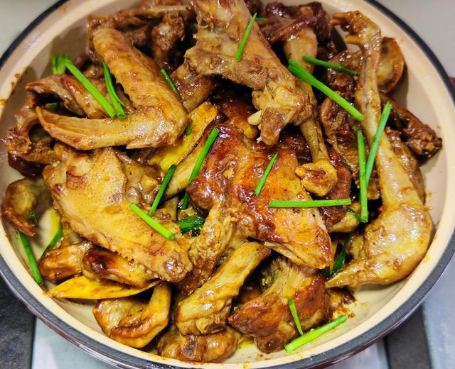 沙姜焗乳鸽~食到吮手指😄的做法