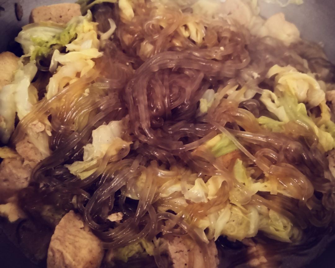 超简单白菜豆腐炖粉条家庭版的做法