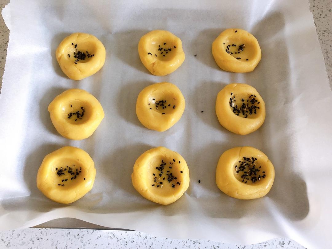 轻轻一按就碎掉的原味桃酥（不输猪油版）