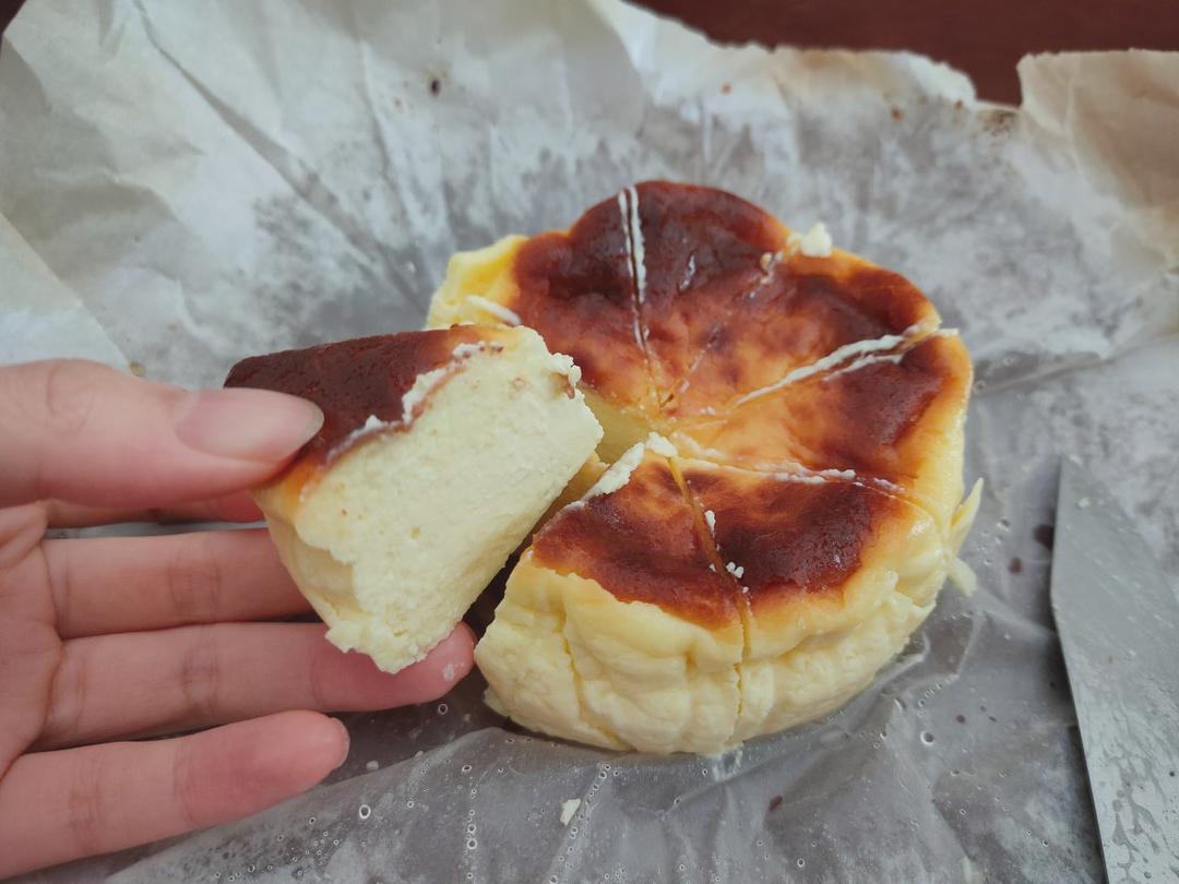 快手的网红basque cheesecake巴斯克焦芝士蛋糕