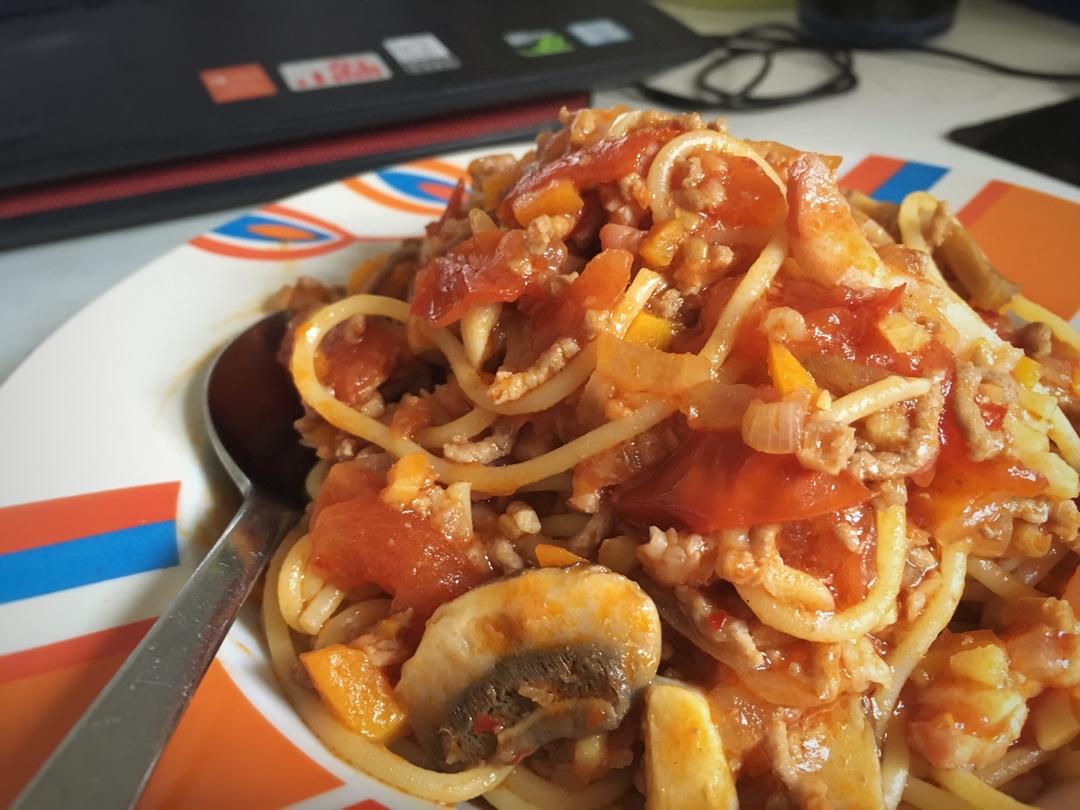 番茄肉酱意大利面