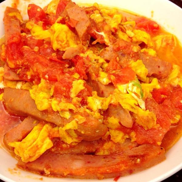 西红柿午餐肉炒鸡蛋