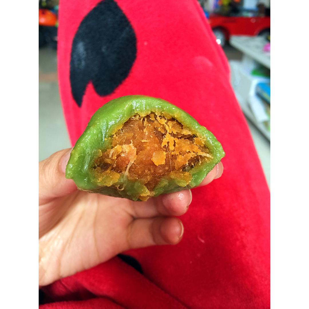 网红青团～～咸蛋黄肉松青团