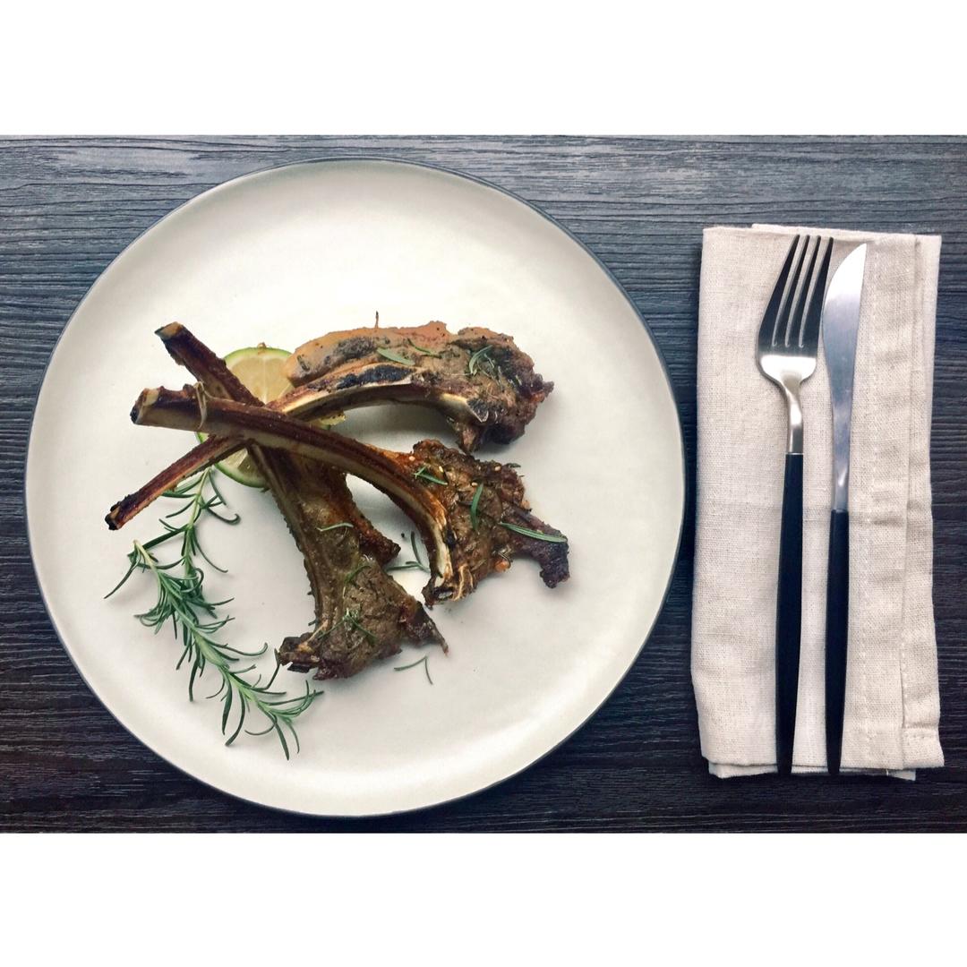 迷迭香烤小羊排