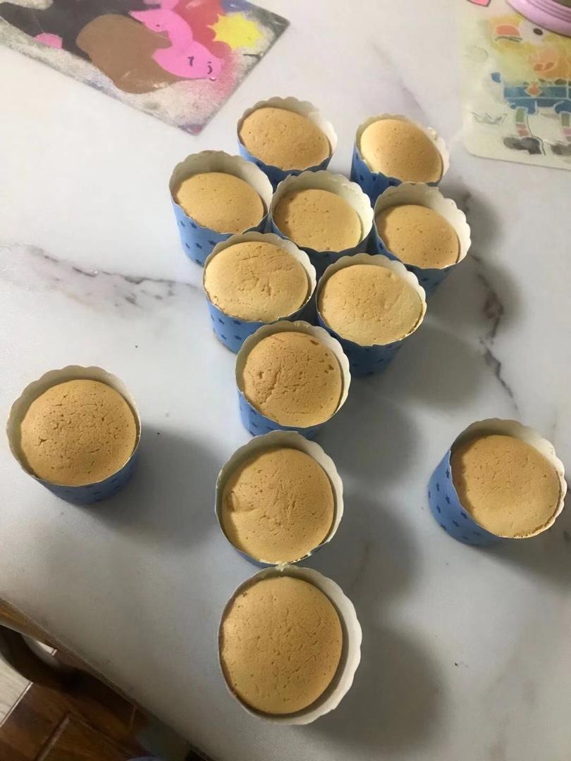 纸杯蛋糕 8寸戚风蛋糕的量