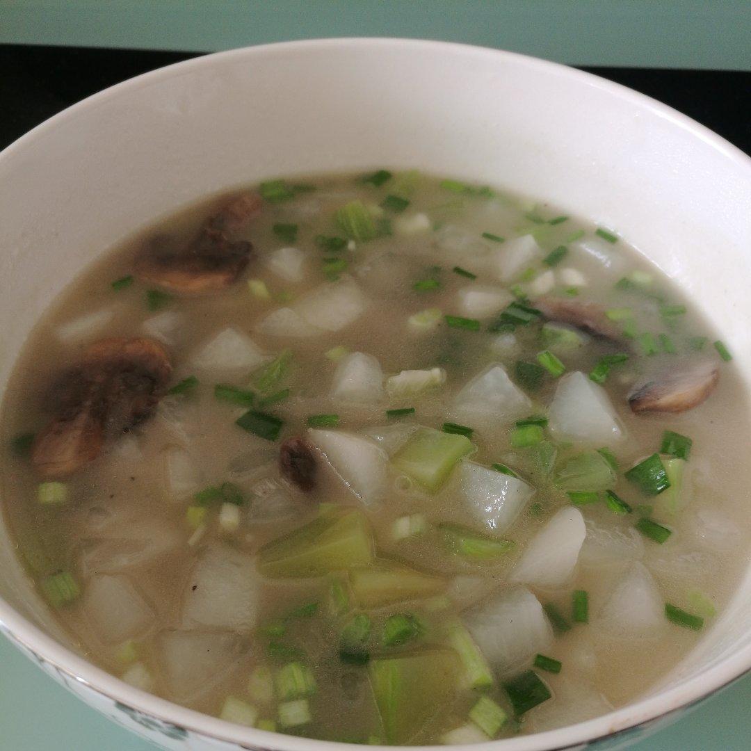 萝卜菌菇汤：减肥人士最爱的养生菜！