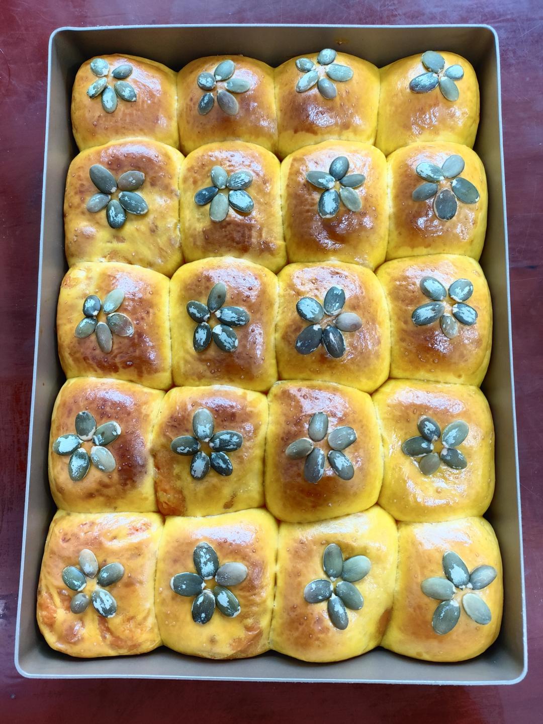 金灿灿南瓜小餐包