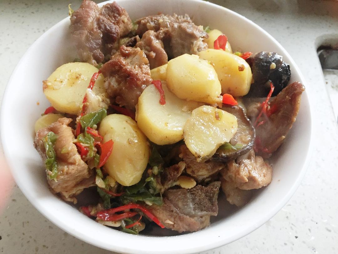 土豆烧排骨