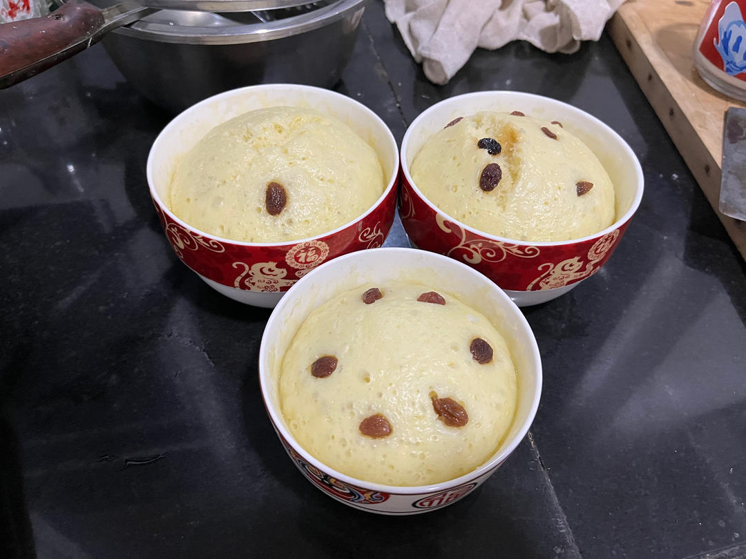 两个鸡蛋一碗面 全程手不粘面 轻松搞定小碗蒸发糕 蓬松煊软 比面包好吃