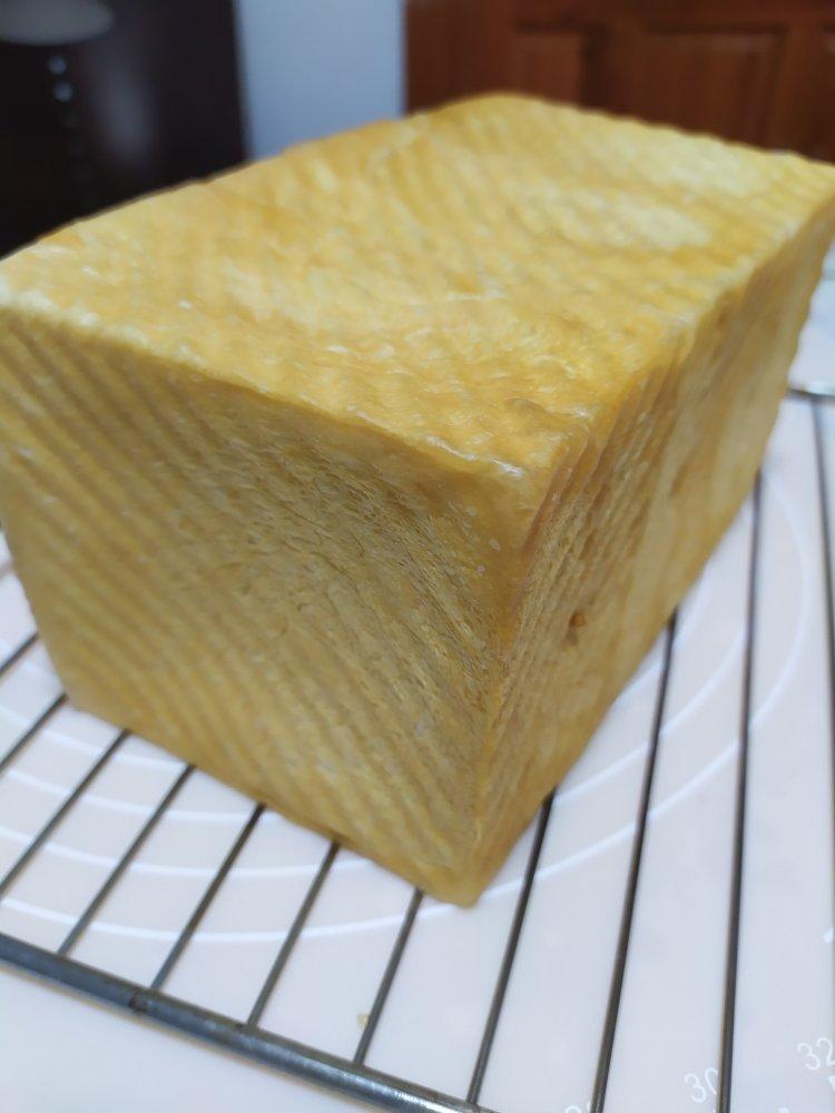 用烤箱自己做面包--手工牛奶吐司面包