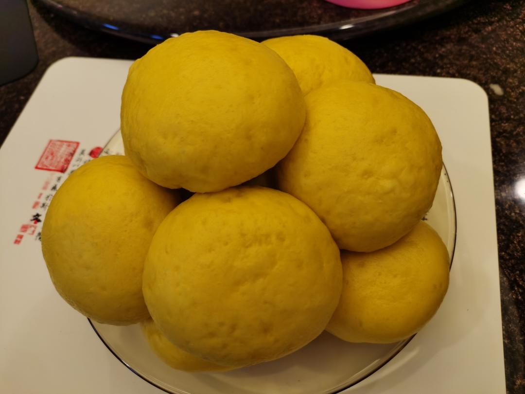 新手也可以--详解如何做出人见人爱、金黄的南瓜馒头