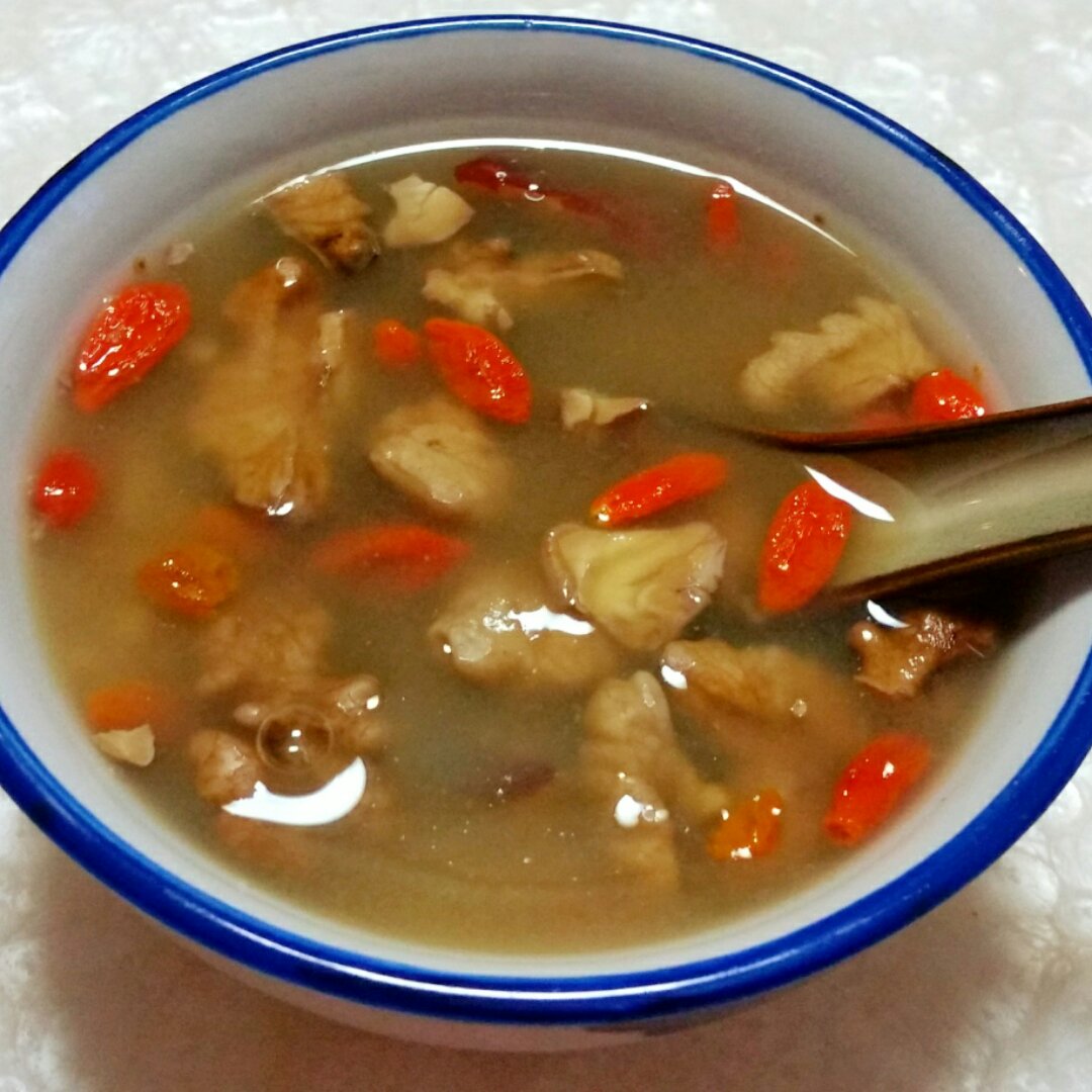 彽蜩渲媣做的红枣核桃小米粥