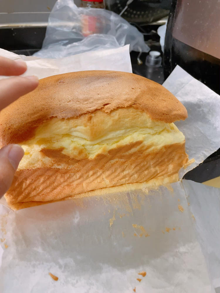 堪比柯基屁股
爆浆芝士🧀古早蛋糕