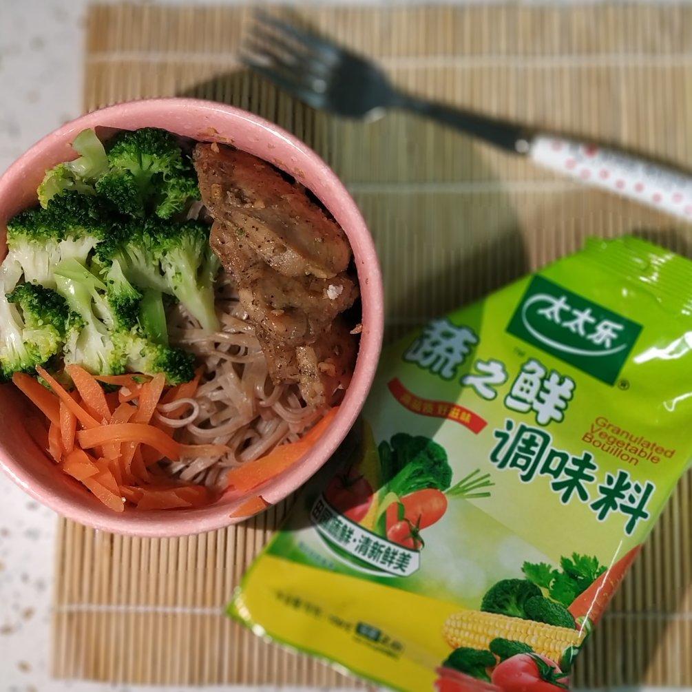 #窈窕蔬女 荞麦鲜汤面