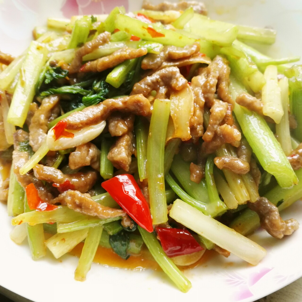 芹菜炒牛肉