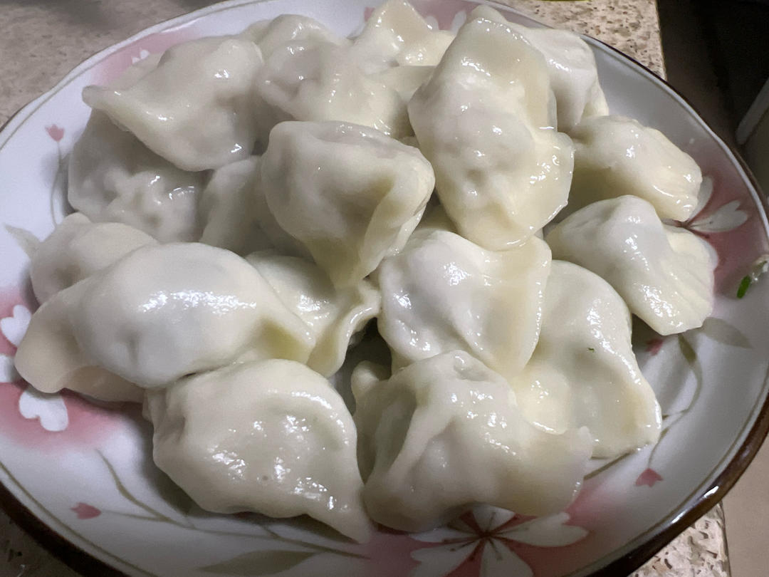 教你正确煮速冻饺子的方法，不干裂不破皮不粘锅！