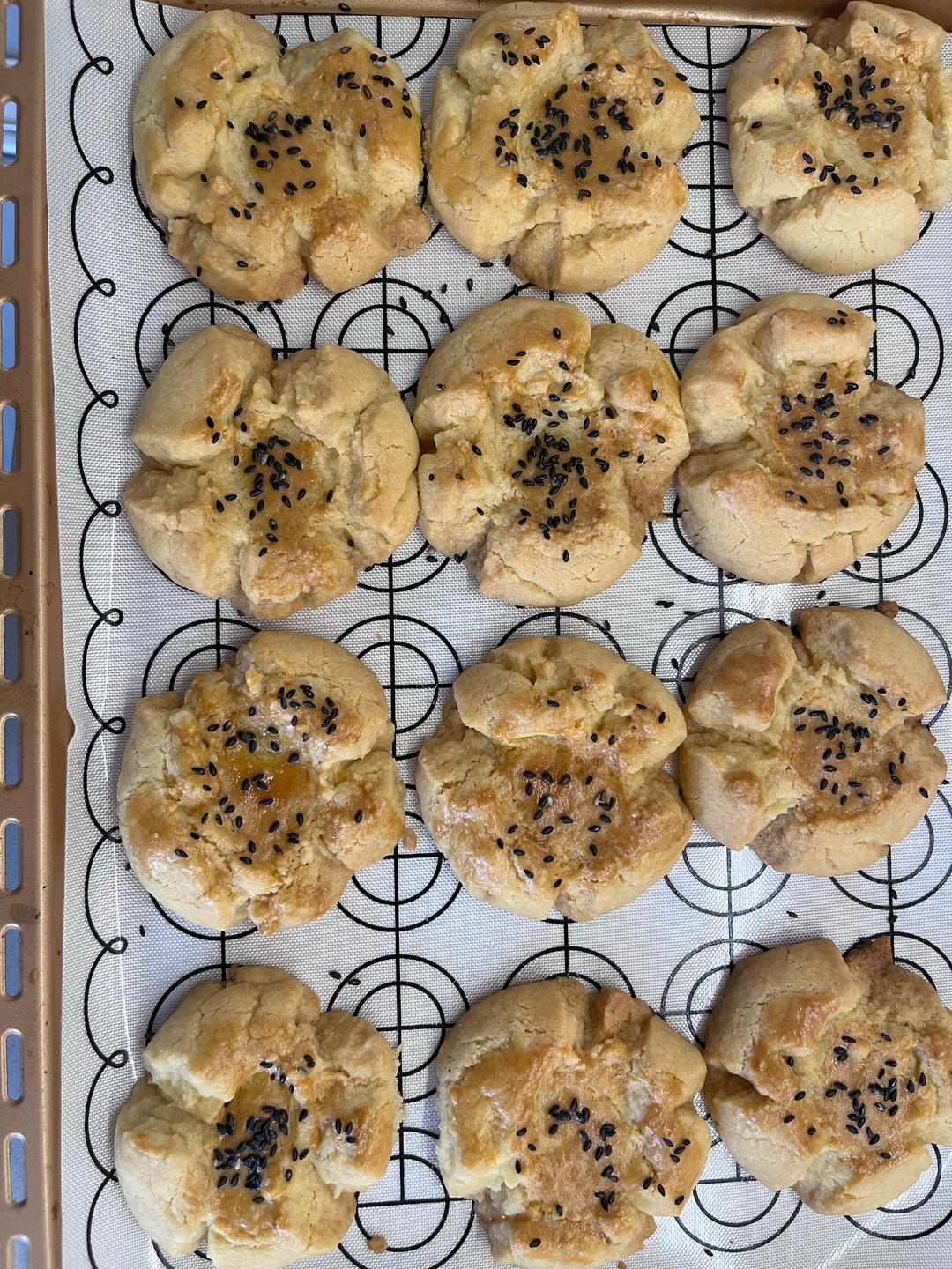 轻轻一按就碎掉的原味桃酥（不输猪油版）