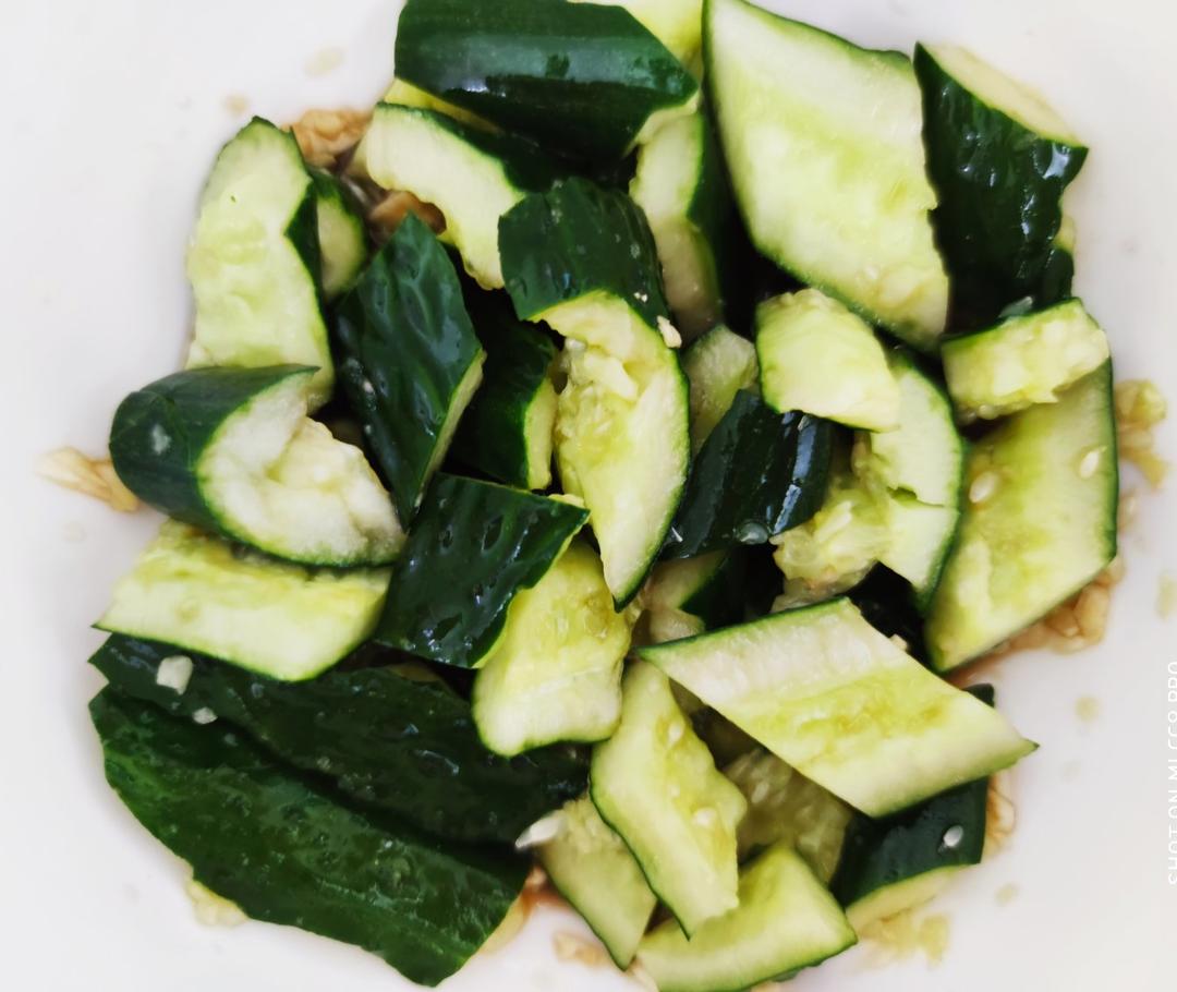 赞不绝口拍黄瓜🥒