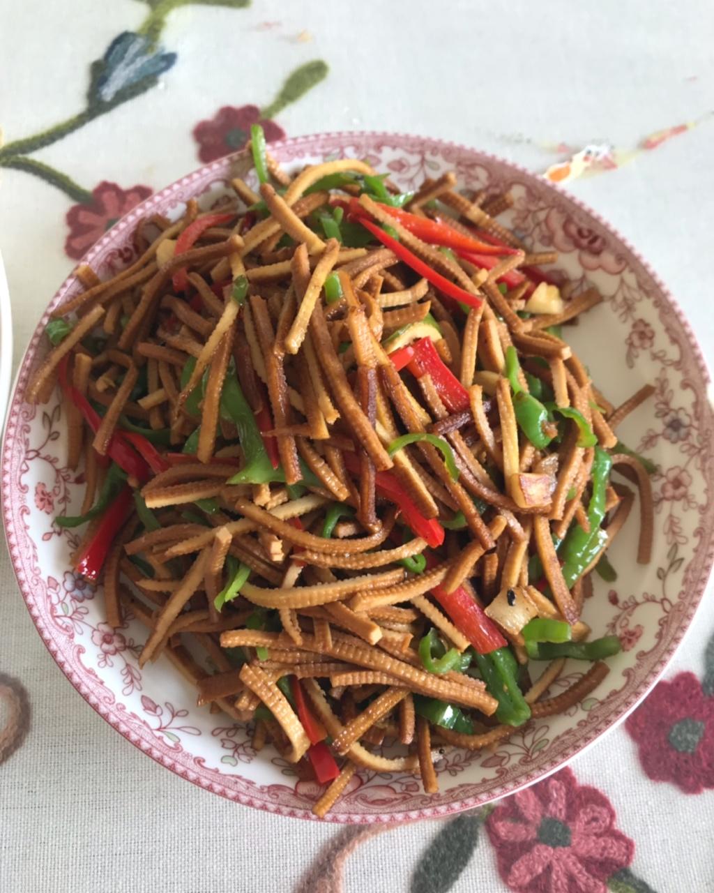 青椒豆腐丝炒肉