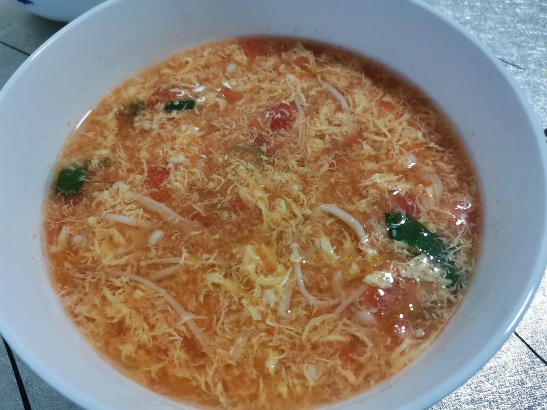 西红柿金针菇鸡蛋汤