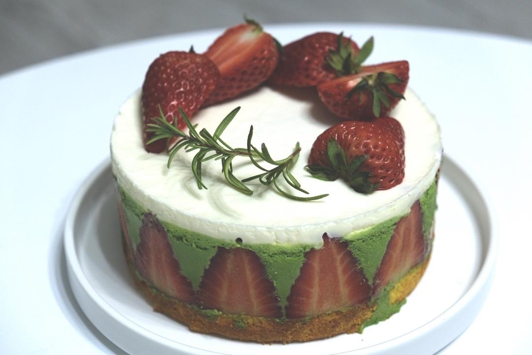 开心果慕斯配香草椰子慕斯