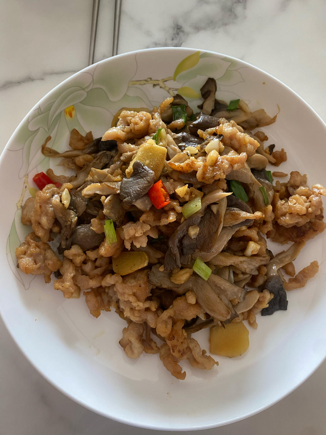 鲜美蘑菇/平菇炒肉