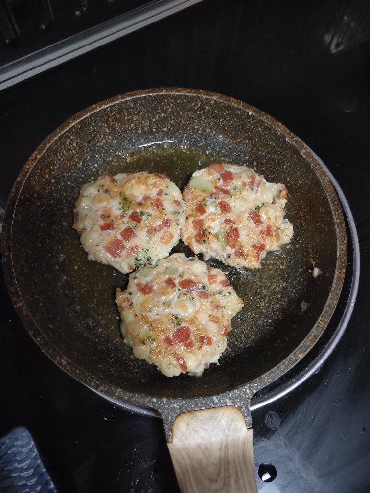 减肥餐：香煎鸡胸肉饼