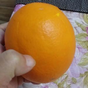 迅速剥橙子不脏手！的做法 步骤3