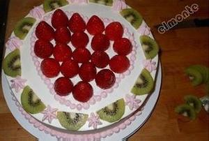 草莓生日蛋糕的做法 步骤7