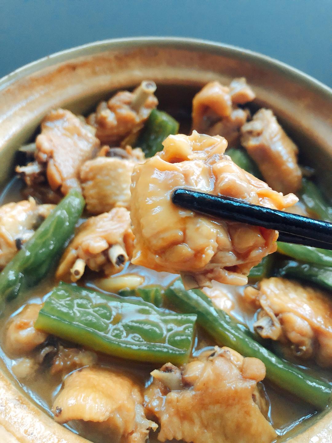 苦瓜鸡翅煲的做法