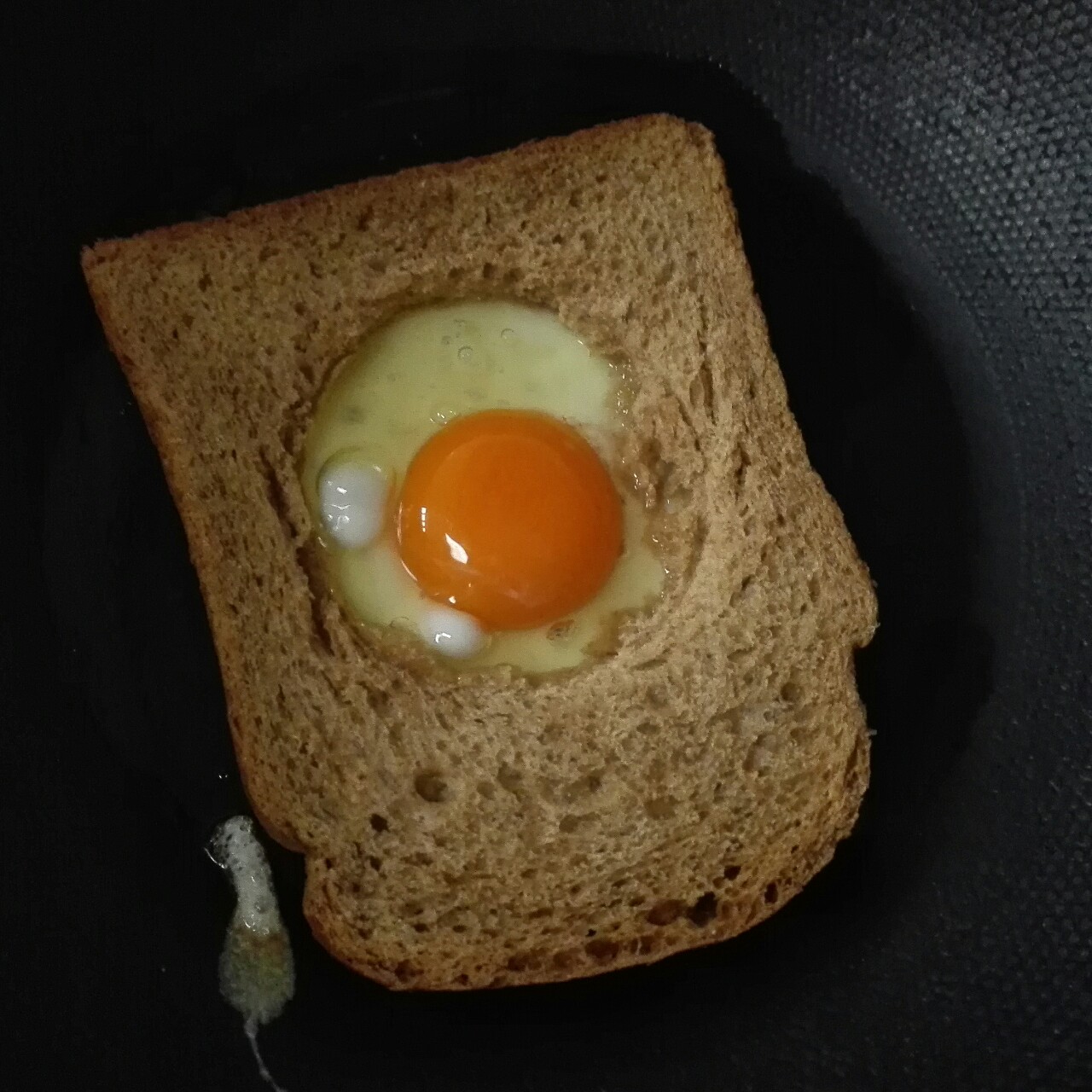 荷包蛋土司
