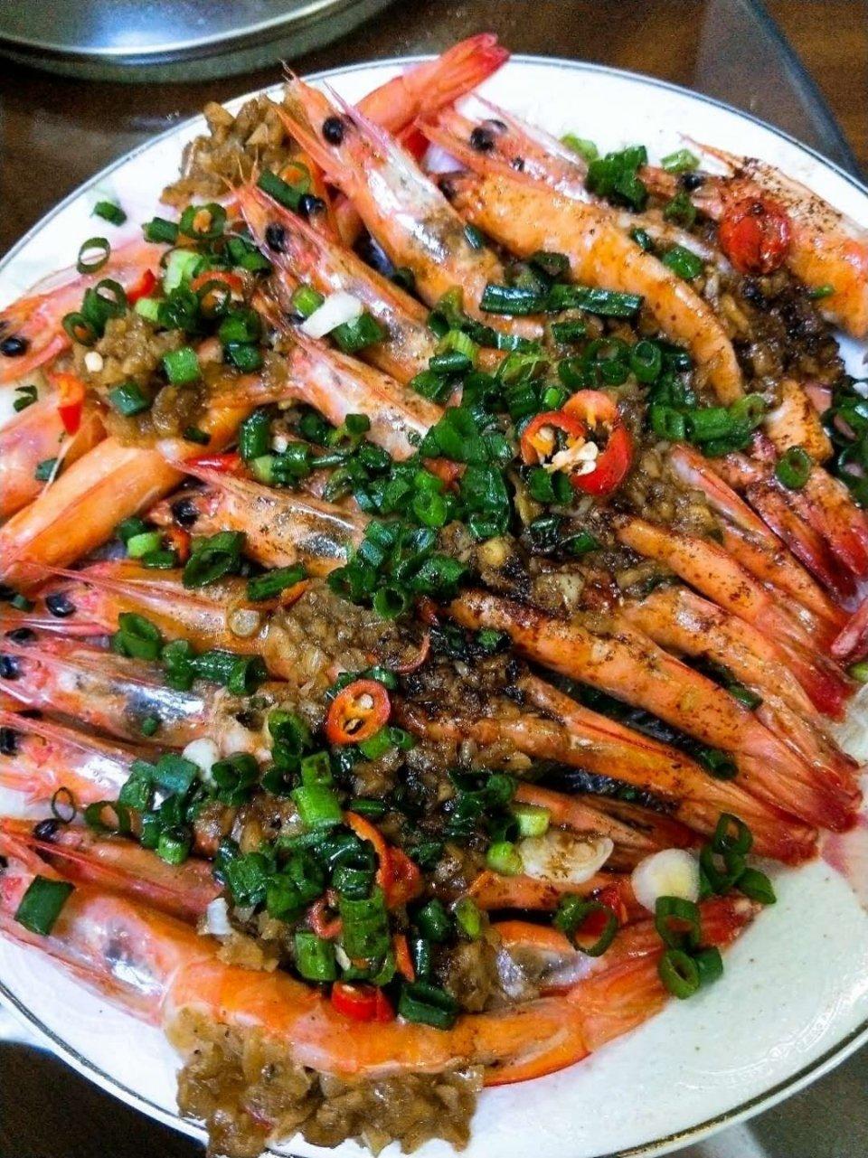 【蒜蓉粉丝蒸虾】