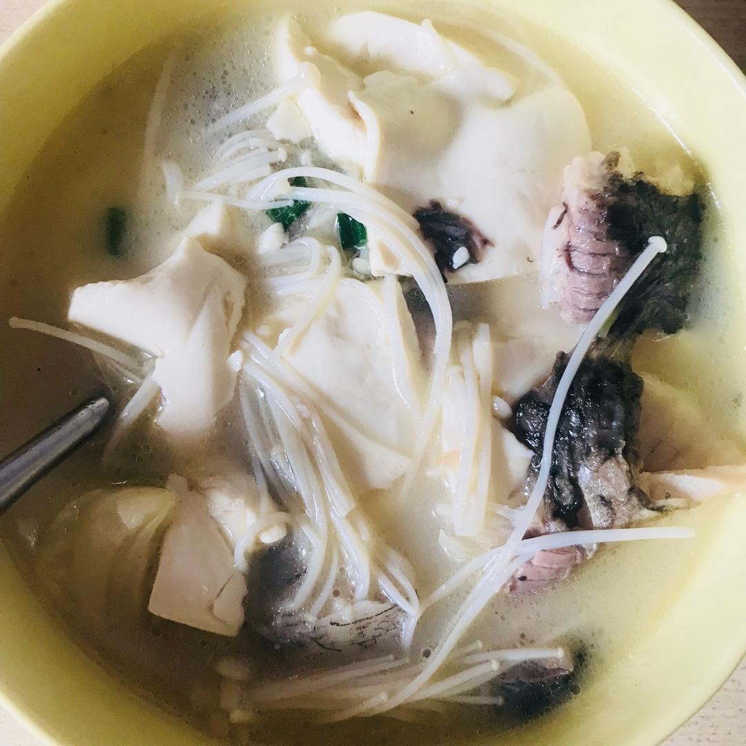 奶白鲫鱼汤，很多人第一步就错了